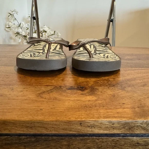 Brighton Wedge Flip Flop Sandals - Size 9 - Picture 6 of 12